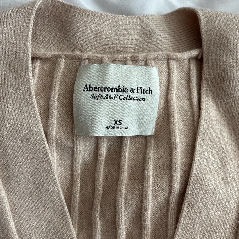 Abercrombie Soft A&F Cardigan - Picture 4 of 7